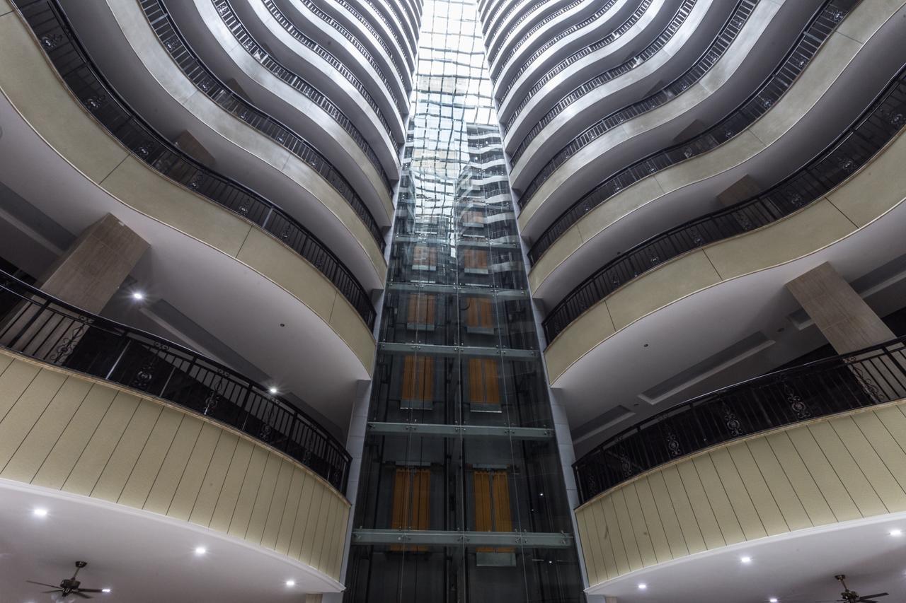 钻石名邸 Diamond One Hotel And Serviced Apartment Phnom Penh Exteriör bild