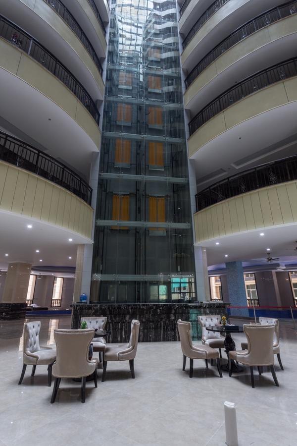 钻石名邸 Diamond One Hotel And Serviced Apartment Phnom Penh Exteriör bild